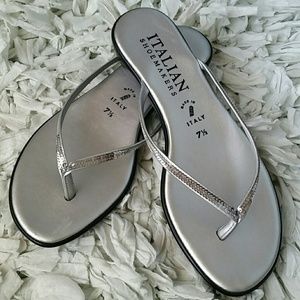 Italian shoemakers silver sandal flipflop